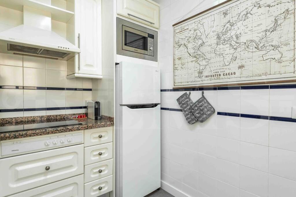 Spacious & Authentic Apartment By Rems マラガ エクステリア 写真